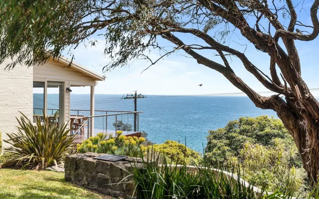 Clifftop Coastal Sanctuary With Panoramic Views