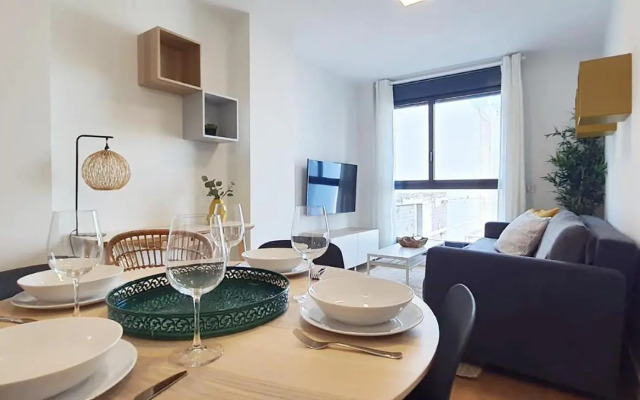 Deluxe Beach Suite w Garage by Canary365