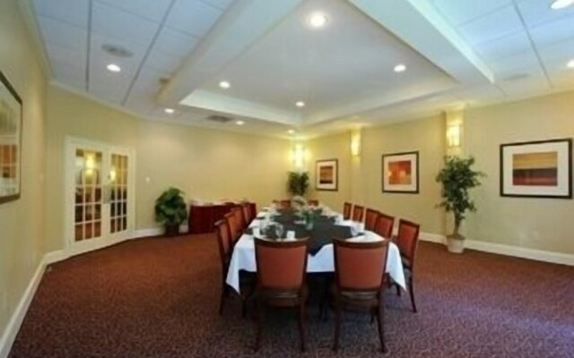 Budgetel Inn & Suites Atlanta