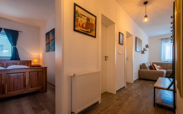 Charming and Tranquil Kastel Gomilica Apartment With Balcony and Patio