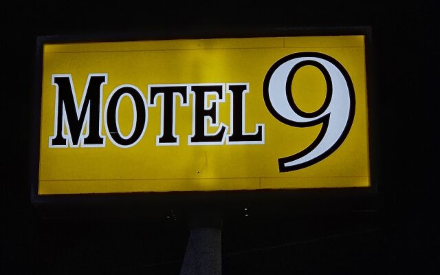 Motel 9