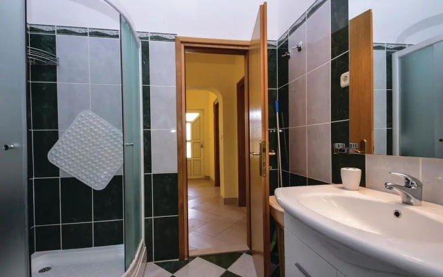 Stunning Home in Brodarica With Wifi and 2 Bedrooms