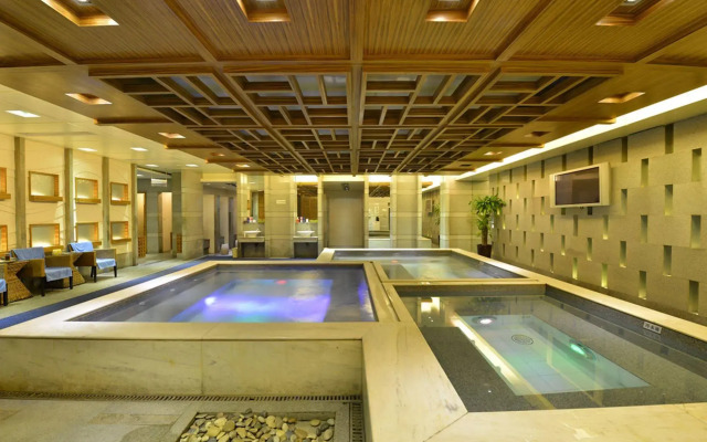 Luxemon Xinjiang Yindu Hotel