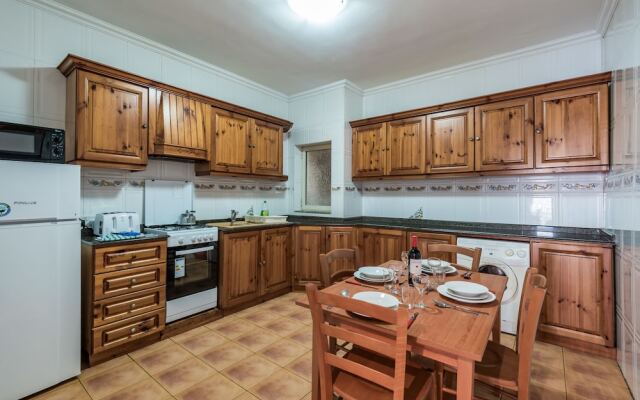 Spinola Bay Mansion Seafront Apartment