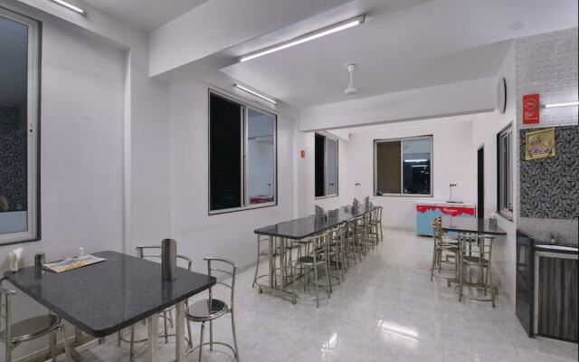 OYO 12961 Neha's Kitchen & Highway Inn