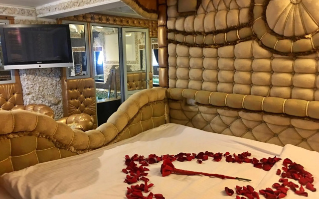 Bali Colosseum Hotel