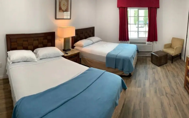 Pine Ave Inn