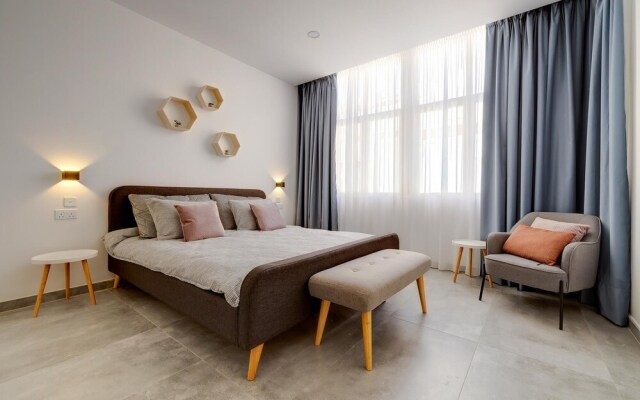 Perfect Location Modern 2BR Apartment