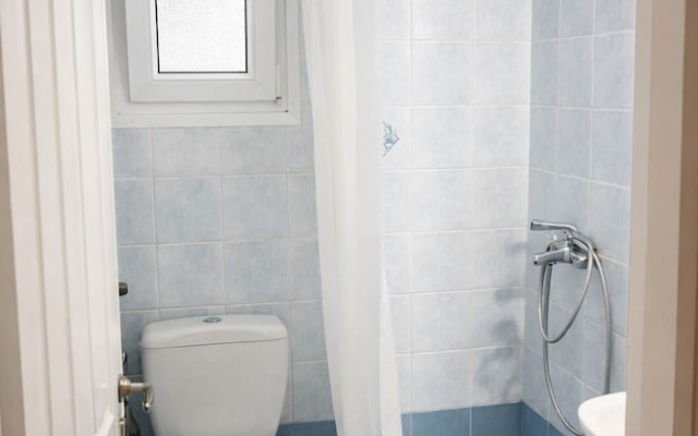 Ancient Vibe - Seaside Stay w Balcony Near Volos