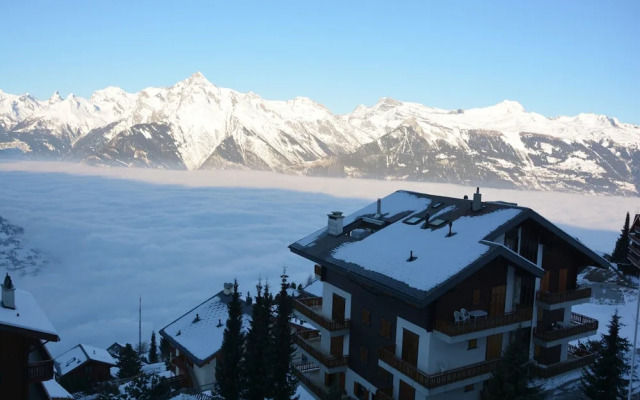 Mountain Apartment With Views