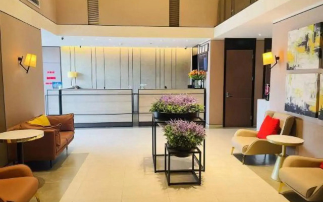 HomeinnPlus (Hohhot Fengzhou Road)