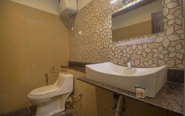 Silver Wood By OYO Rooms