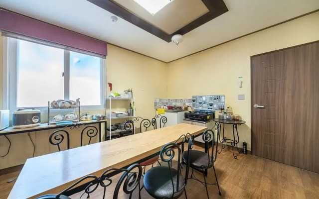Ganghwa J Motel Pension