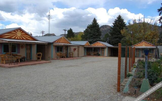 Pinon Court Cabins