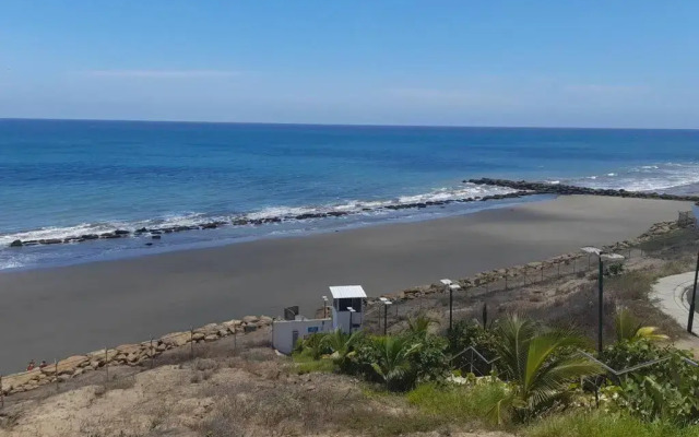 Espectacular casa grande vacacional en Manta!