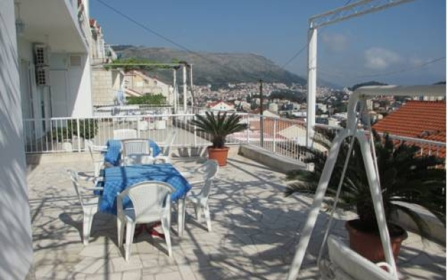 Apartment and Rooms Zora