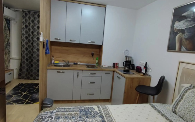 Skyline by Nights & Smiles