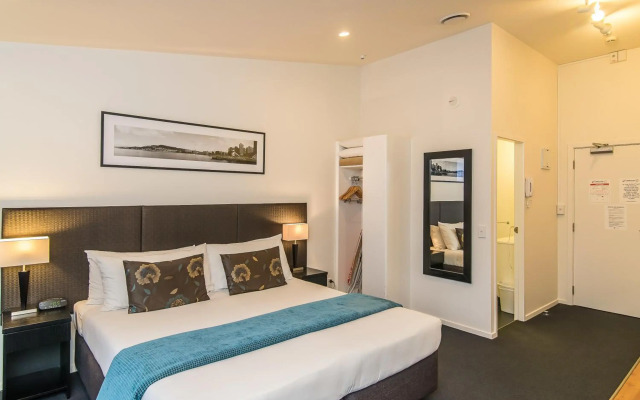 Gilmer Apartment Hotel