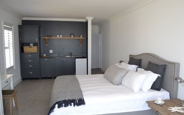 Oceans Drift Guest House - Adults Only