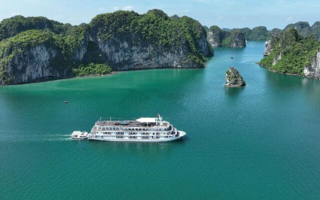 Paradise Grand Cruise Lan Ha Bay