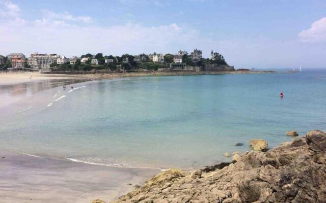 T2 50m du marchéplagesjardin privérue calme