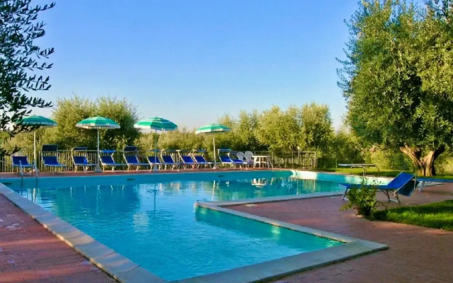 Rosehip apt With Shared Pool