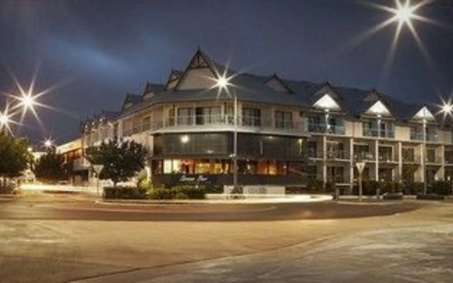 Ocean Centre Hotel