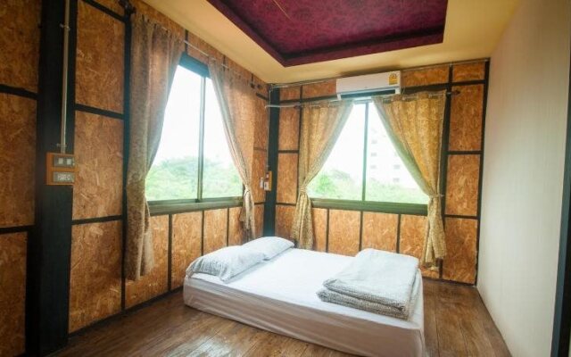 Baan Tang Homestay