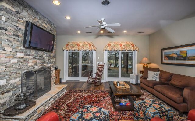 Lakeside Story 6 Bedroom House