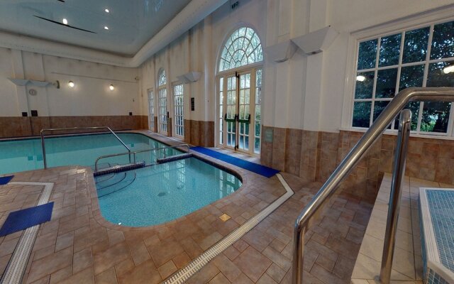 Village Hotel St David's, Nr Chester