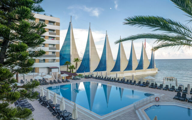 Adin Beach Hotel