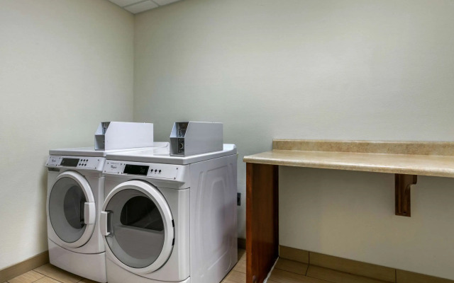 Comfort Inn & Suites Marion I-57