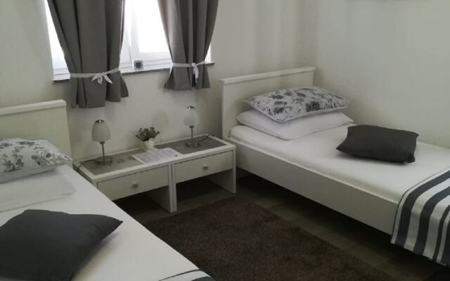 Apartment Villa Bijele Stijene