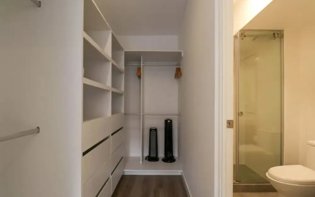 w Brilliant 2BR w Balcony in Miraflores