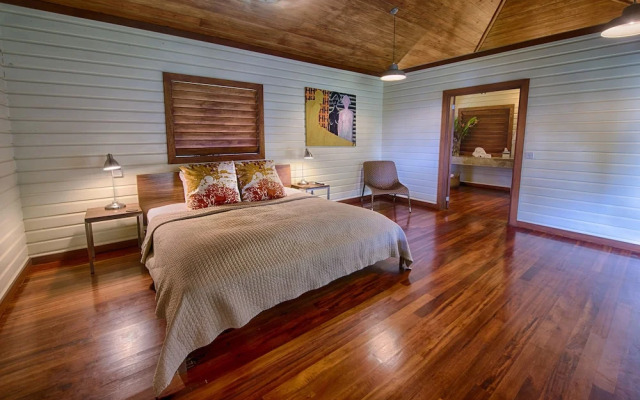 Pagua Bay House Oceanfront Cabanas
