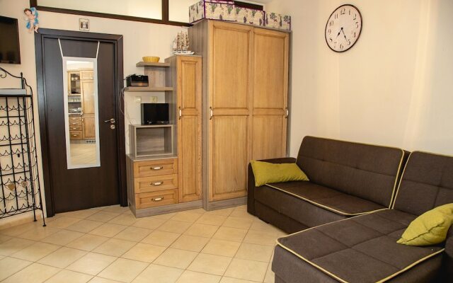 FM Premium 1-BDR Apartment with Pool & Parking - Summer Days