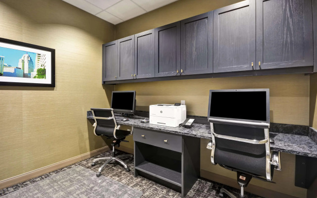 Hampton Inn & Suites Detroit/Warren