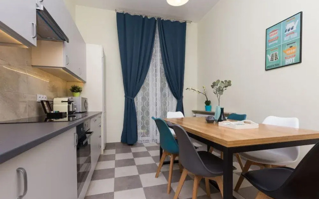 1898 Parkside Boutique Residence