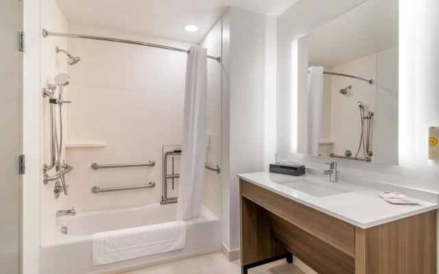 Comfort Inn & Suites Saratoga Springs