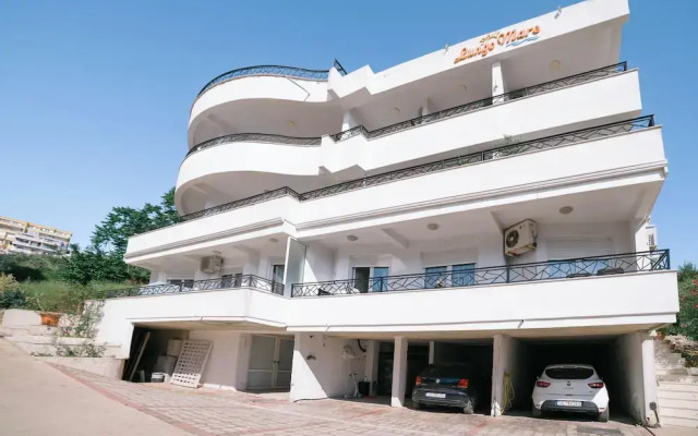 The Rooftop Apartment with Sea view