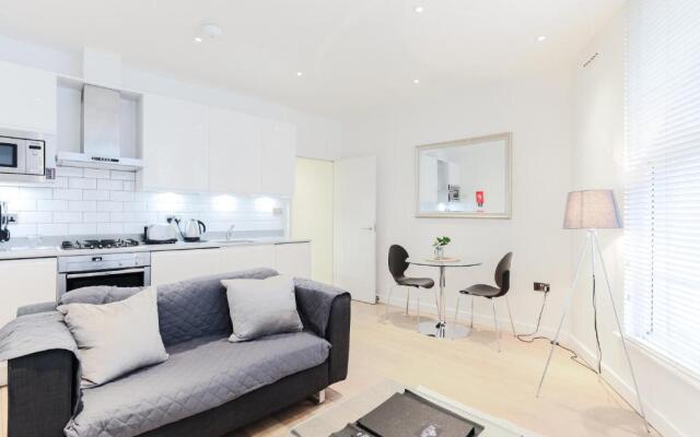 Trafalgar Square Apartments