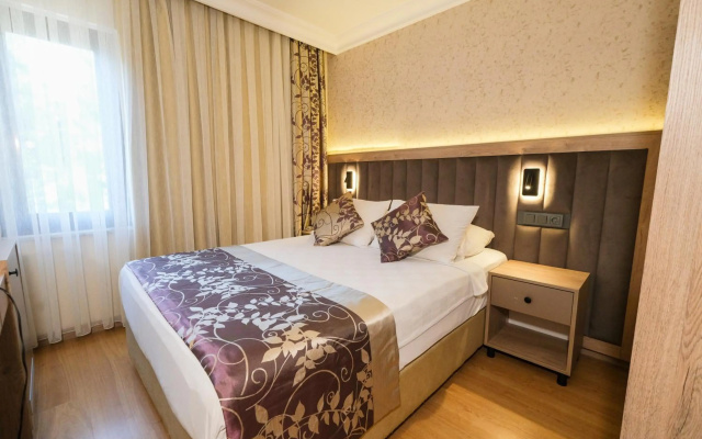 Kandelor Hotel