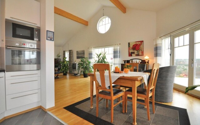 Stunning Home in Hamburgsund With 3 Bedrooms and Wifi