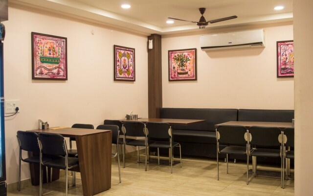 OYO Rooms Sargam Cinemas