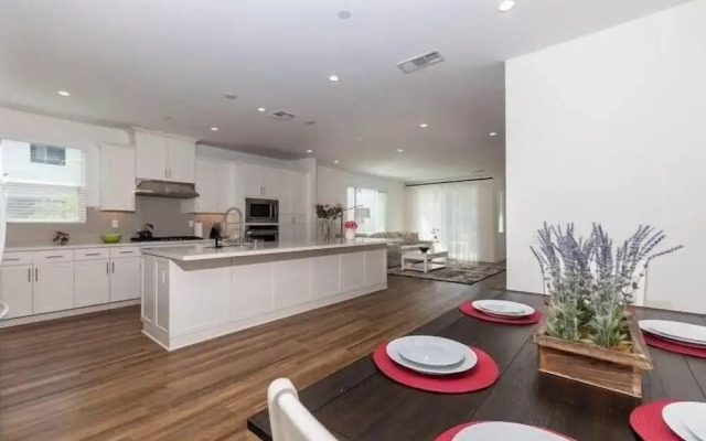 Private Room With Shared Bathroom