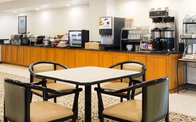 Spark by Hilton Mechanicsburg