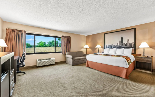 Super 8 by Wyndham Elgin