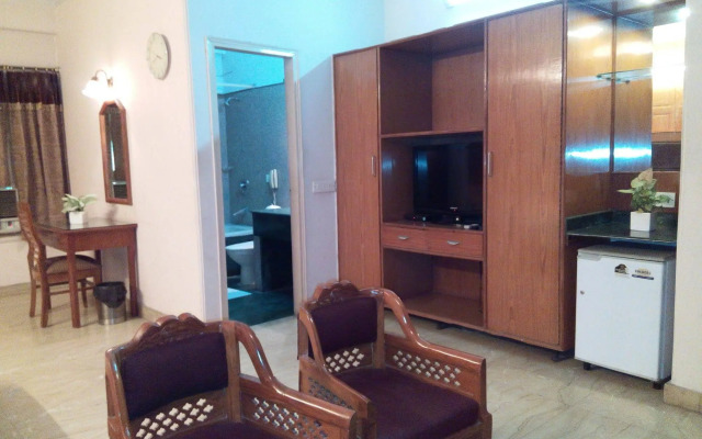 Hotel Queens Residency