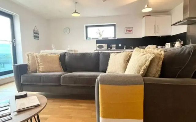 Newquay Near Beach Town Center Parking