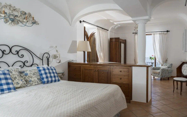 Estate4home - Villa Degli Dei